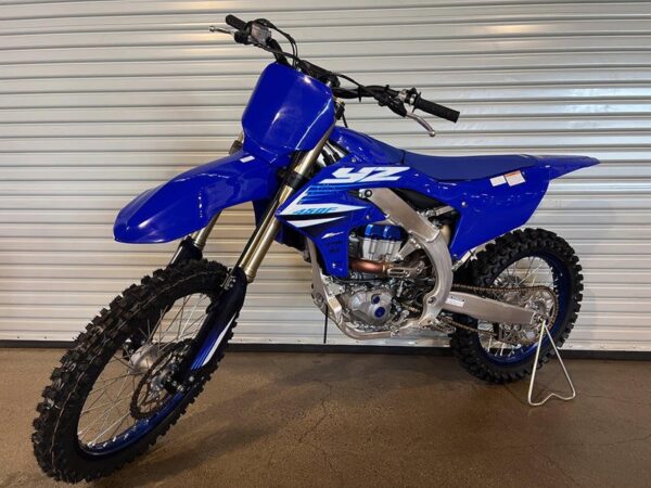 2025 Yamaha YZ450F Team Yamaha Blue - Image 3