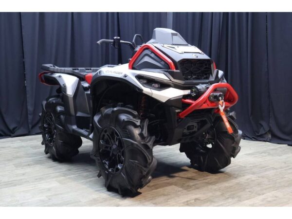 2025 Can-Am Outlander X mr 1000R Hyper Silver & Legion Red - Image 10