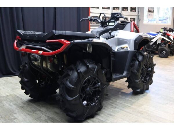 2025 Can-Am Outlander X mr 1000R Hyper Silver & Legion Red - Image 5