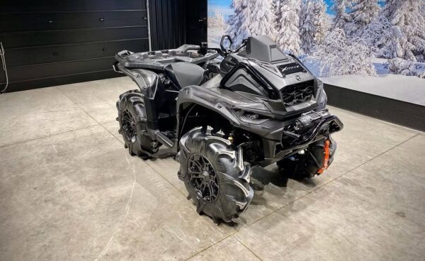 2025 Can-Am Outlander XMRX 1000R-Carbon Fiber Edition - Image 2